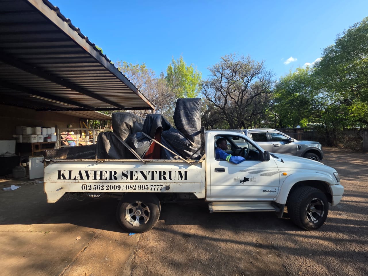 Klavier Sentrum truck ready for long-distance piano transport